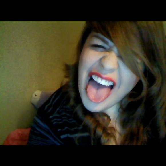 Meet your Posher, Taylor - Picture 3 of 3